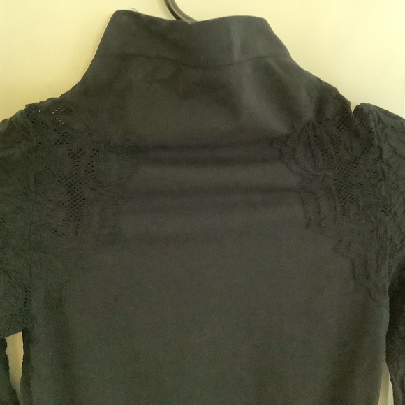 NWOT New Free people mock neck lace sleeve, size XS, color black - Picture 5 of 10